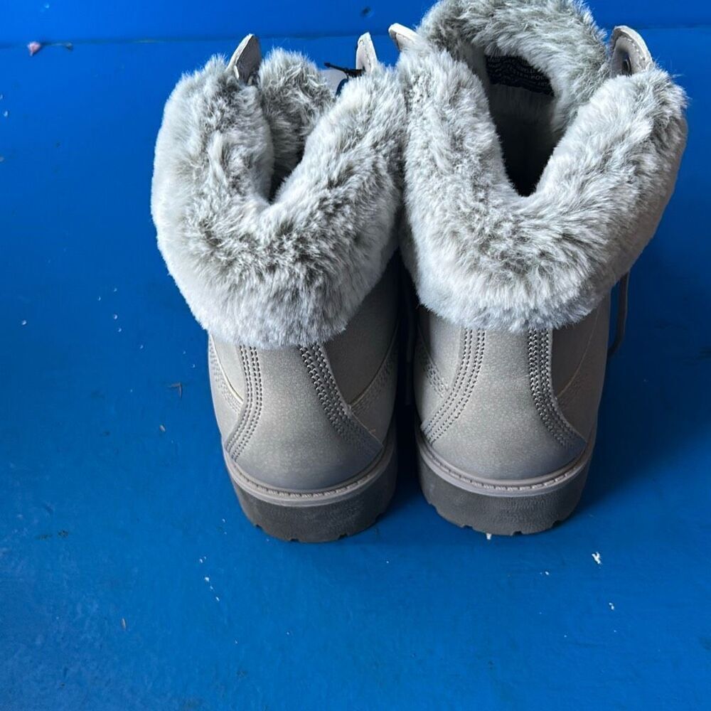 Lugz Women's Convoy Fur boot Sz:7 US - Picture 5 of 10